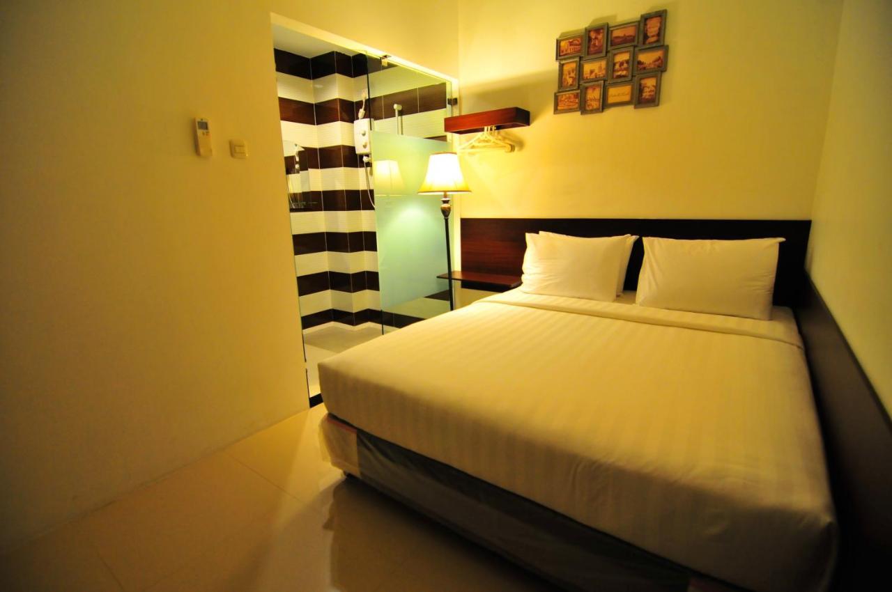 Capsule Hostel Old Batavia Jakarta Extérieur photo