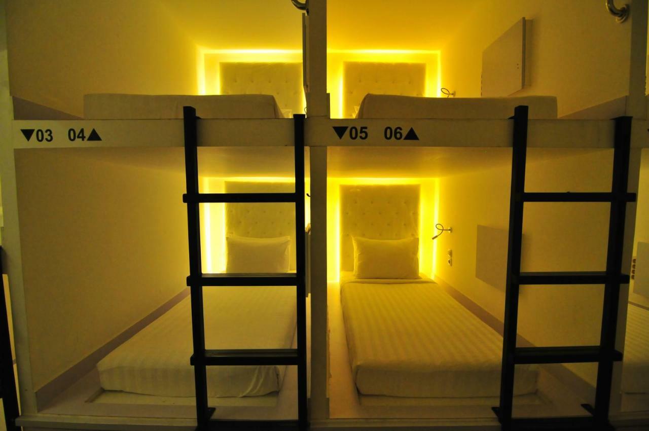 Capsule Hostel Old Batavia Jakarta Extérieur photo
